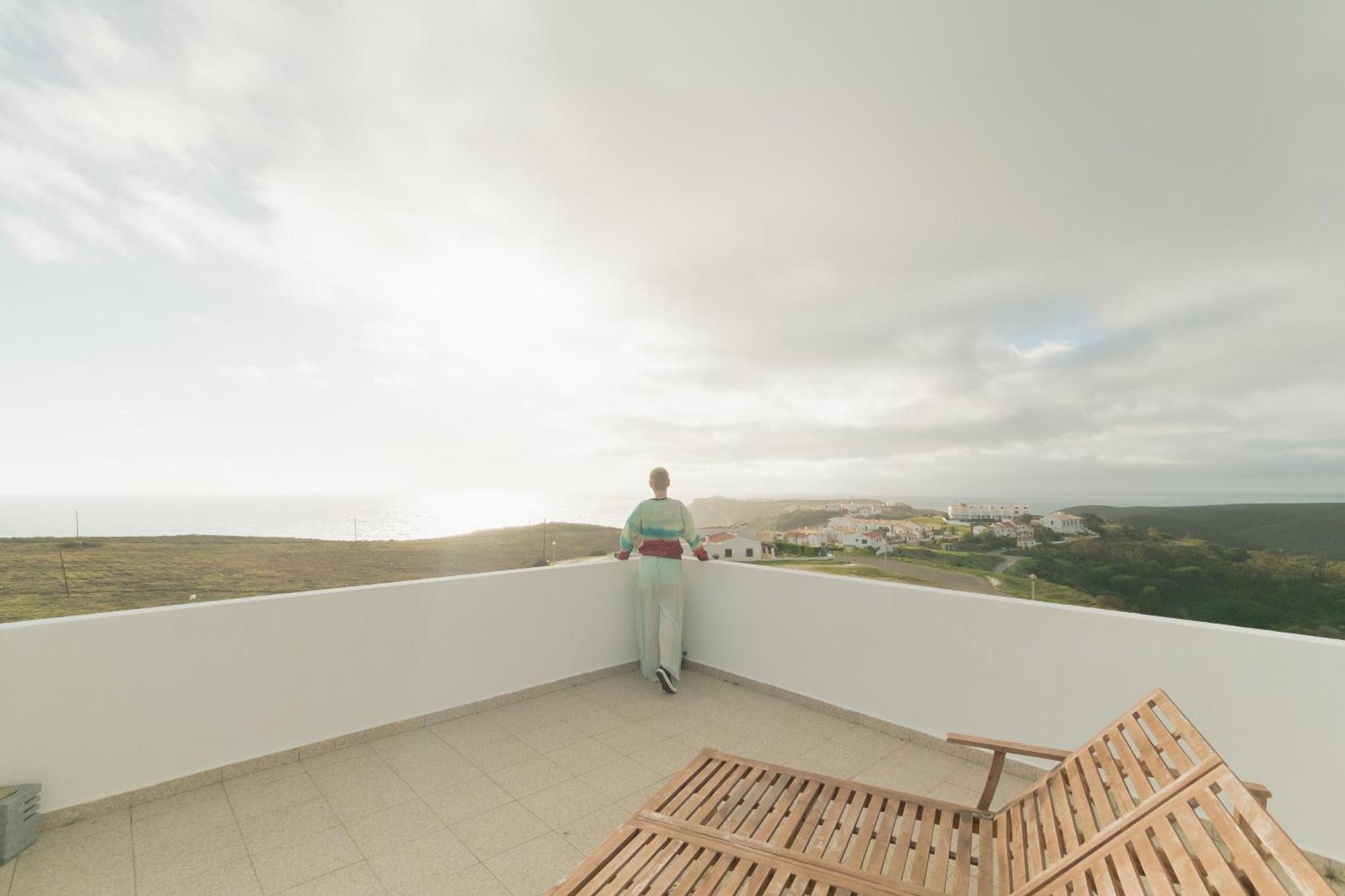 ألخيزور Arrifana Destination Suites الغرفة الصورة